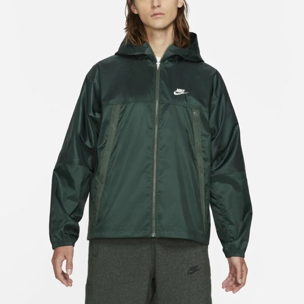Nike Men's Sportswear Revival Lightweight Windproof Jacket, Medium, Like New